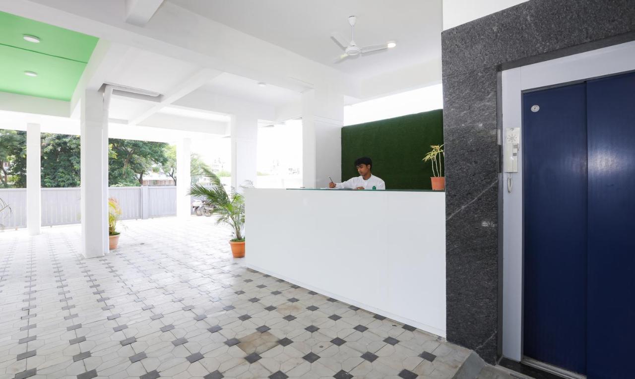 Treebo Trend Sapphire Studio Nashik Eksteriør billede
